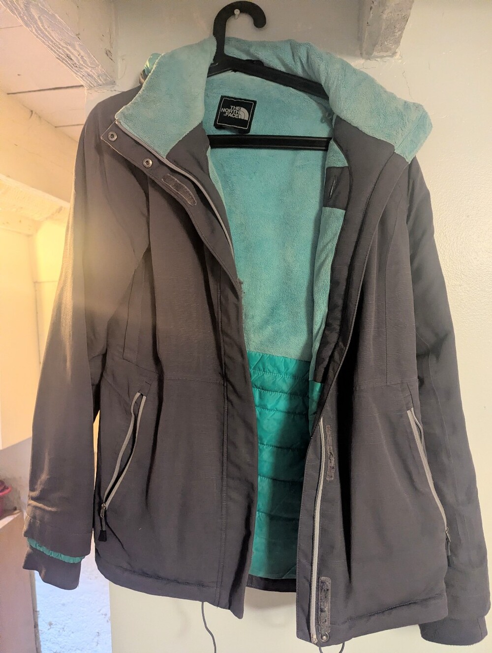 The North Face Medium Women's Ski Jacket/Winter Coat In Purple/Grey Colour